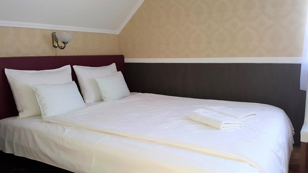 Kitti Panzio Apartment Mogyorod Ngoại thất bức ảnh